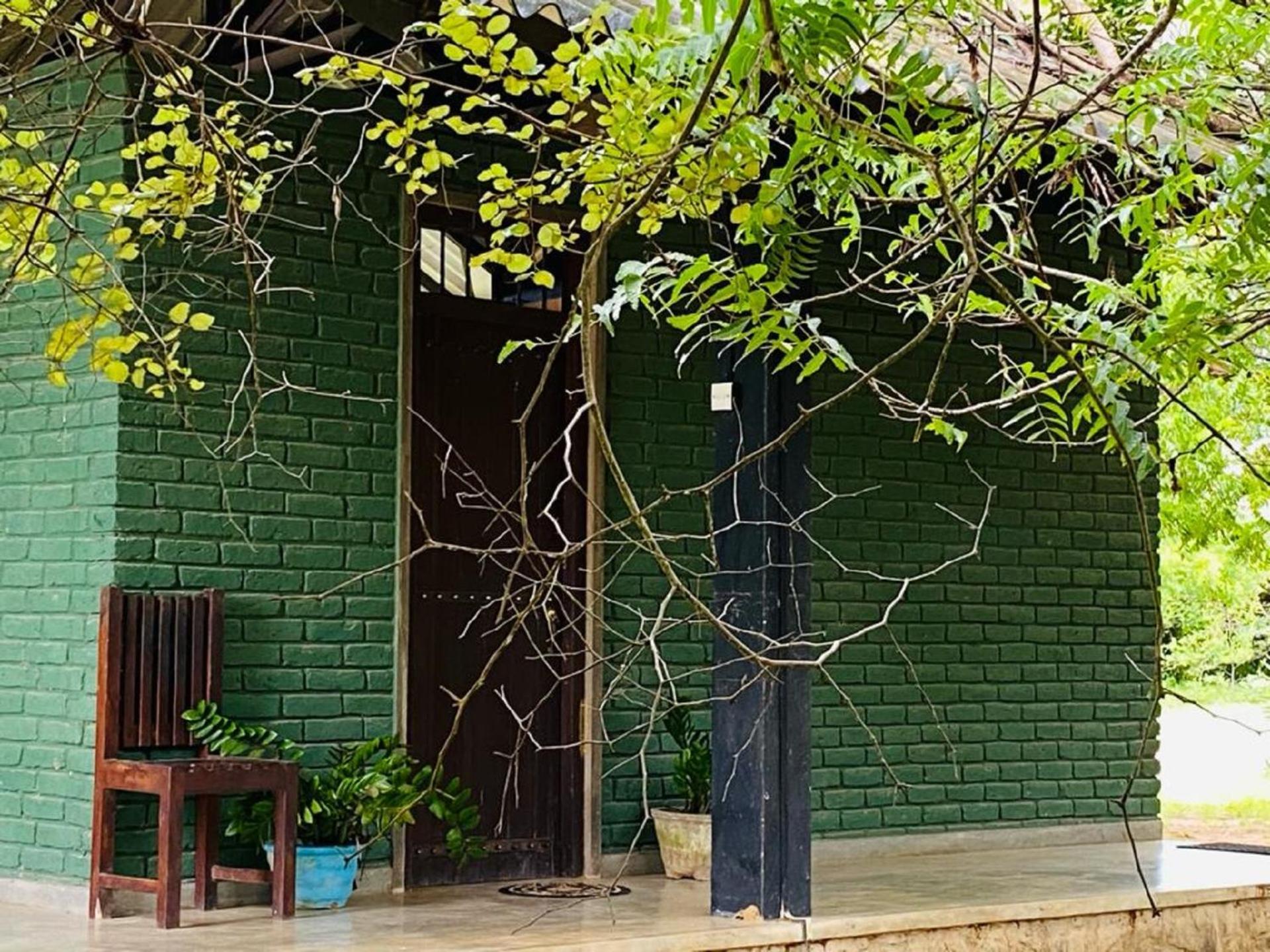 Yala Ying Yang Hostel & Camping Exterior photo