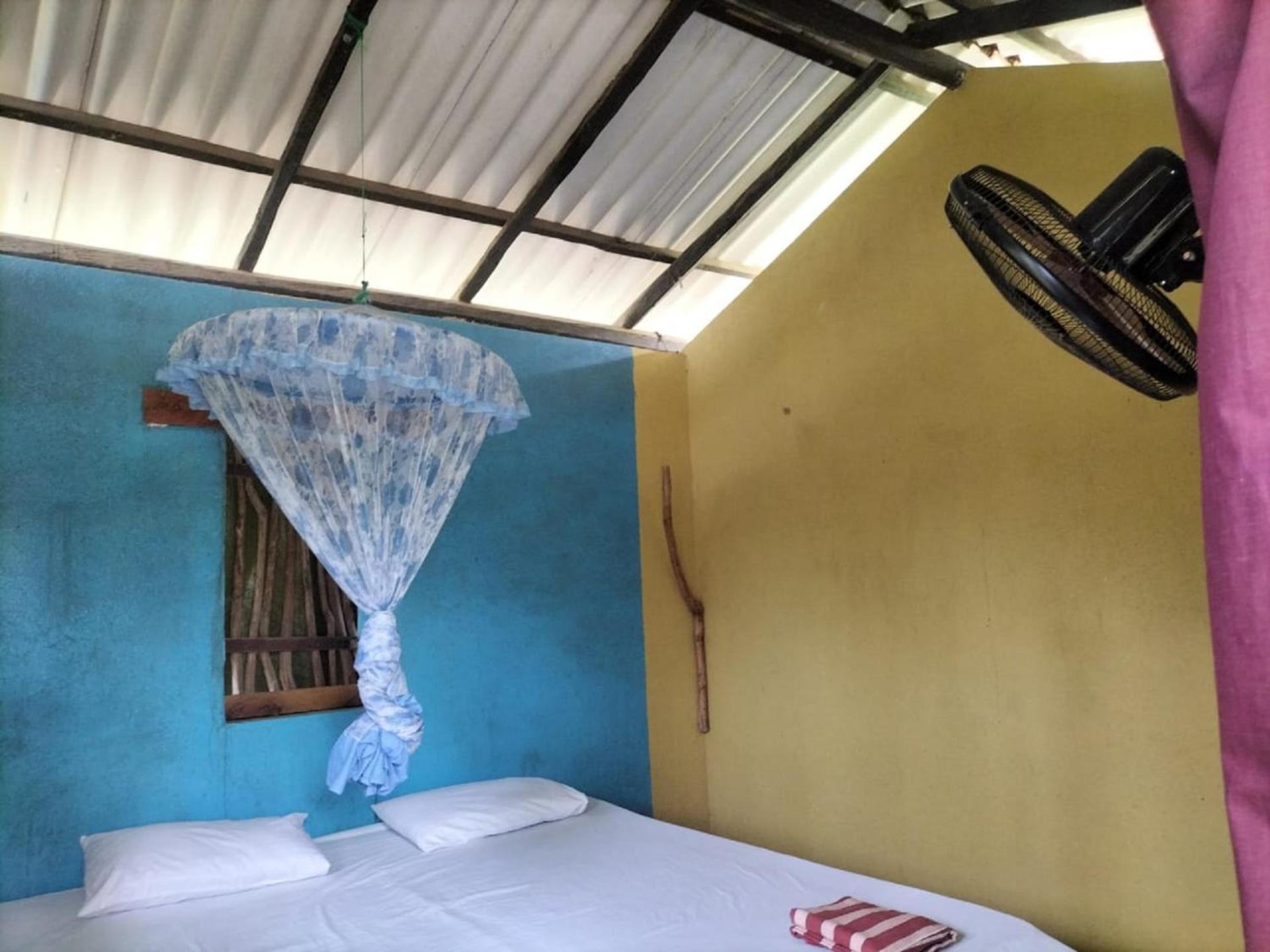 Yala Ying Yang Hostel & Camping Exterior photo
